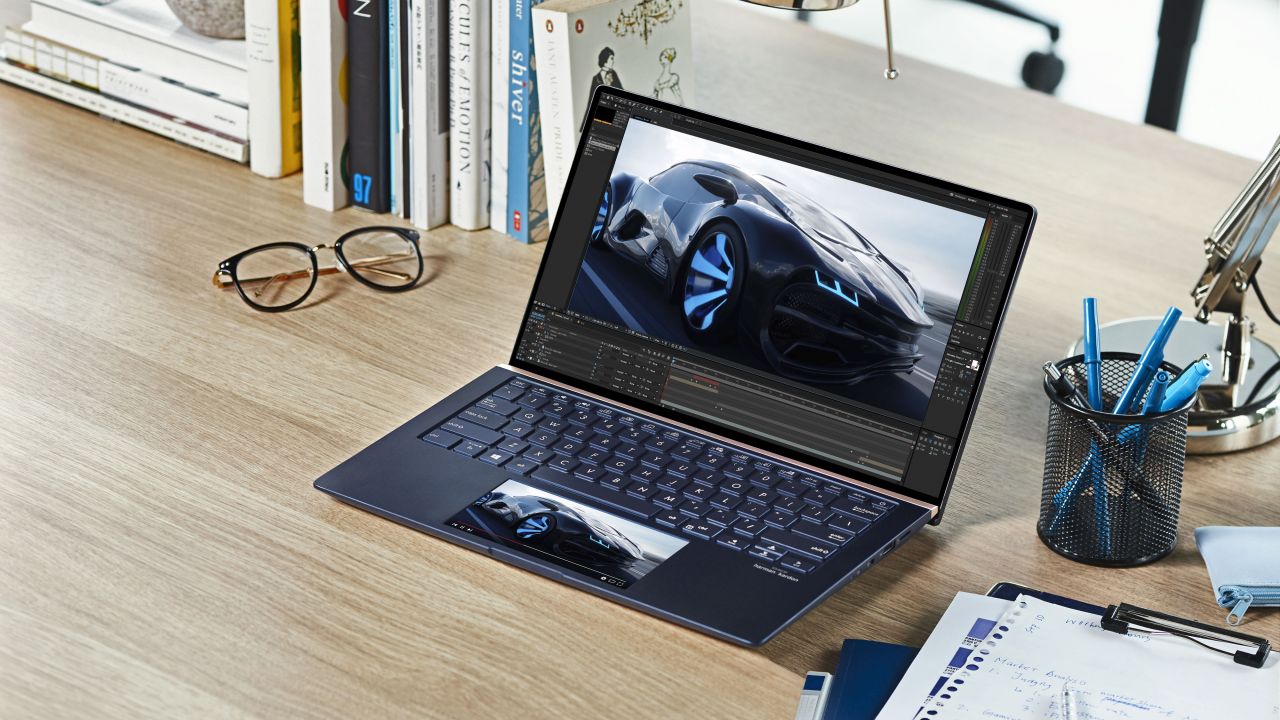 ZenBook 13, laptop cu două ecrane, intră pe piața din România