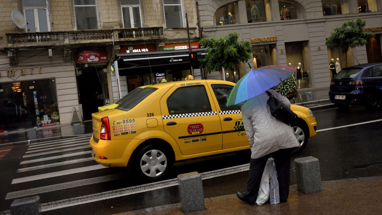 Epopeea Taxi vs Uber vs Clever Taxi