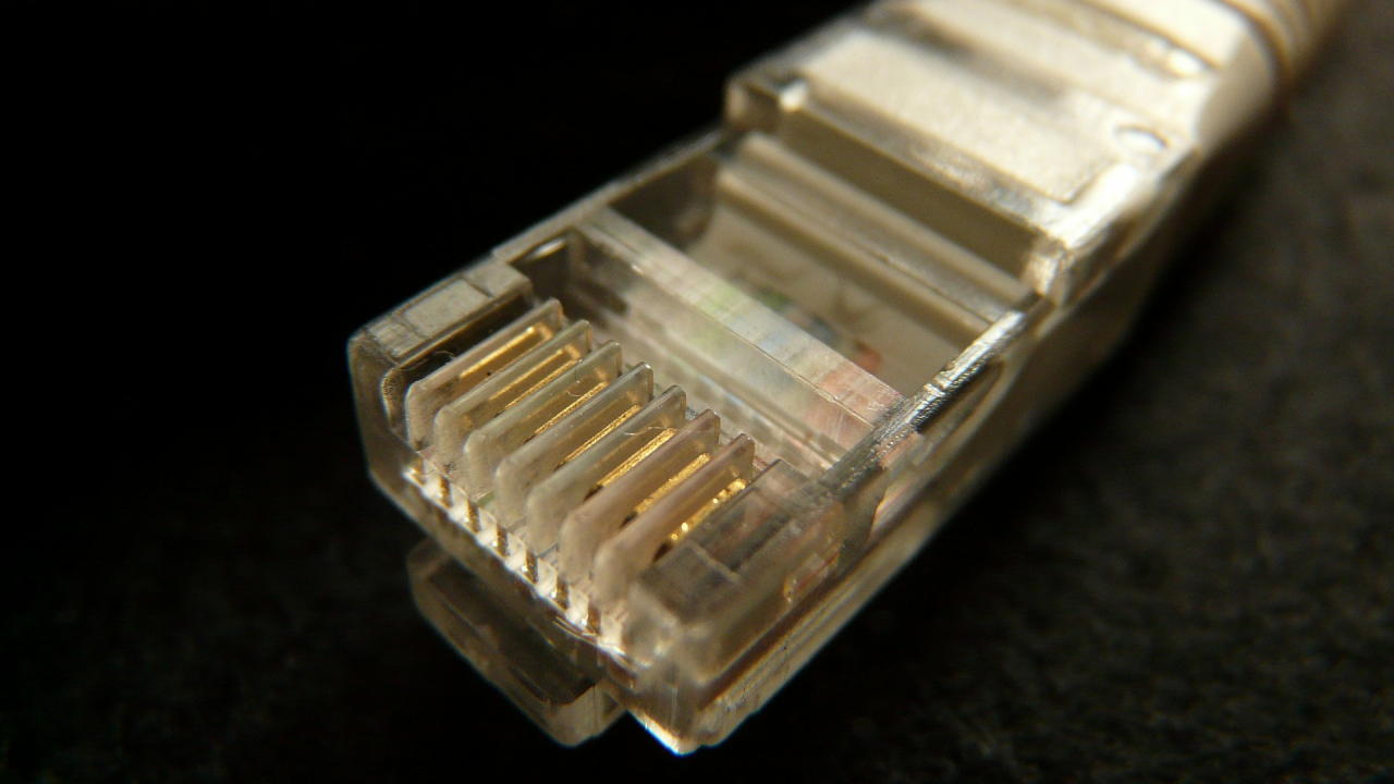 Ce impact au investițiile în infrastructura de internet broadband