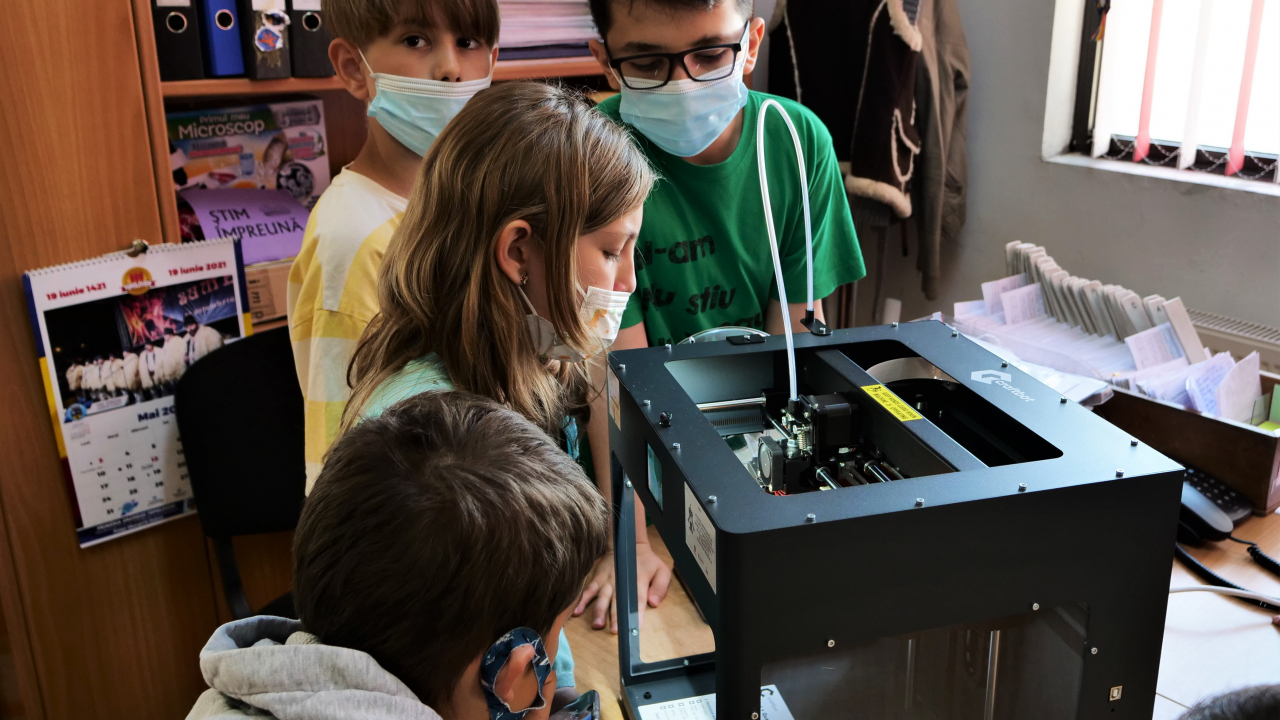 Cum se pot transforma bibliotecile în centre de inovație prin imprimantele 3D