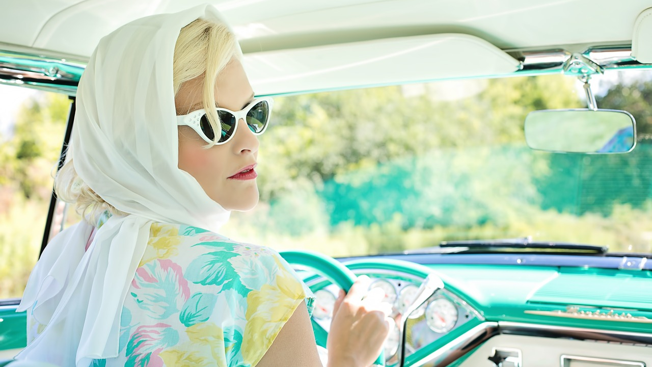 Uber îți arată prețul exact al cursei imediat ce comanzi o mașină