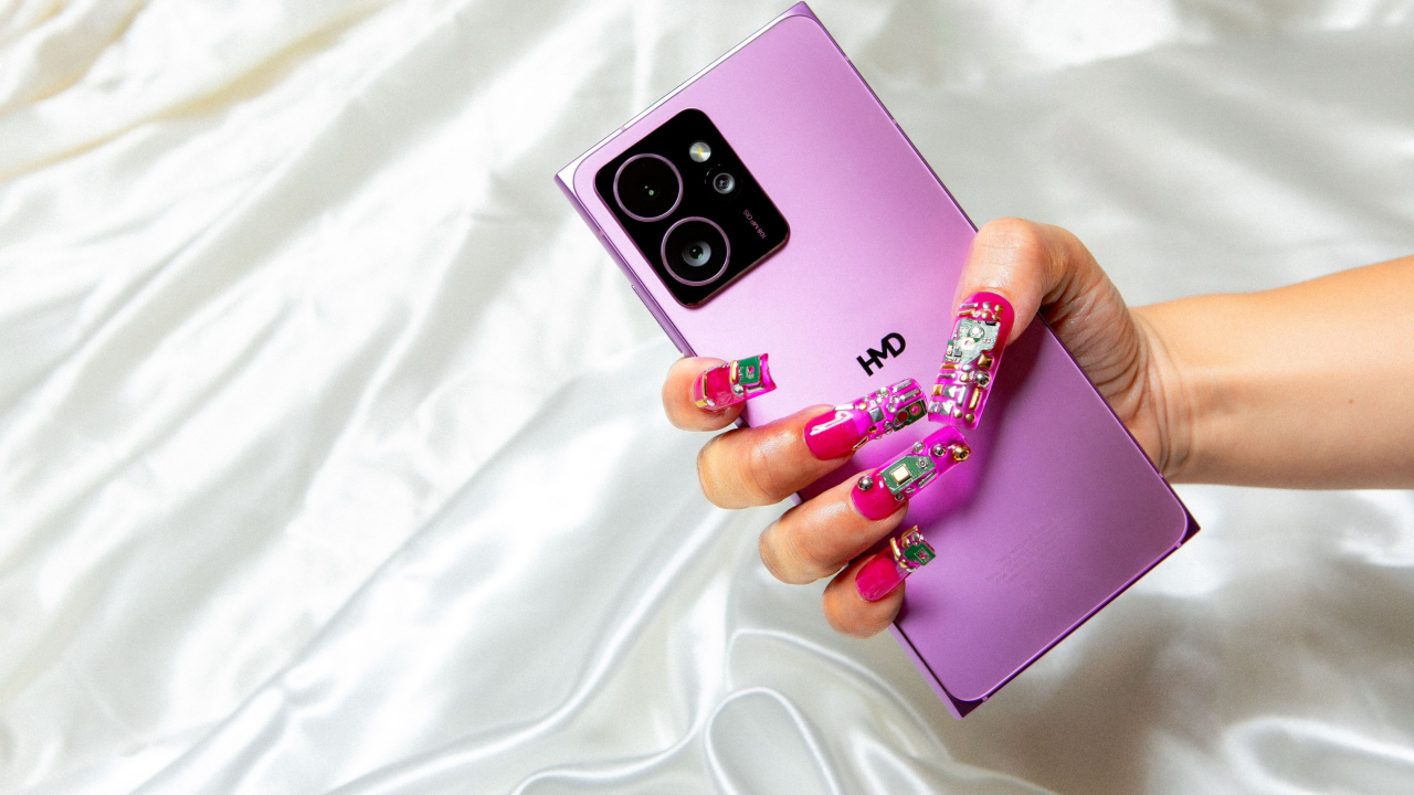 HMD Skyline e un smartphone care poate fi "dumbphone" și se repară ușor