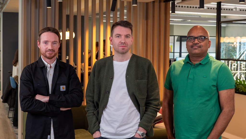 Românii de la UiPath achiziționează Peak din UK pentru a lansa agenți specializați