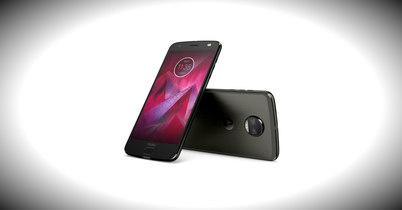 Telefonul rezistent Motorola Moto Z2 Force Edition, disponibil local