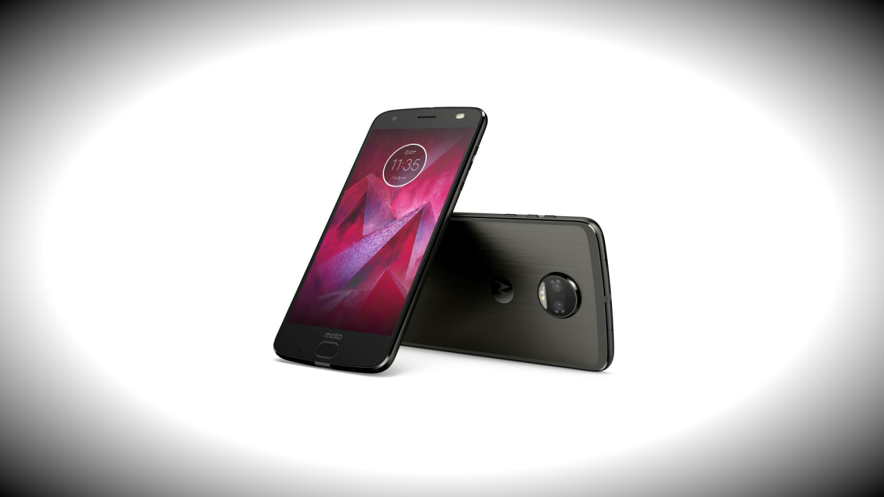 Telefonul rezistent Motorola Moto Z2 Force Edition, disponibil local