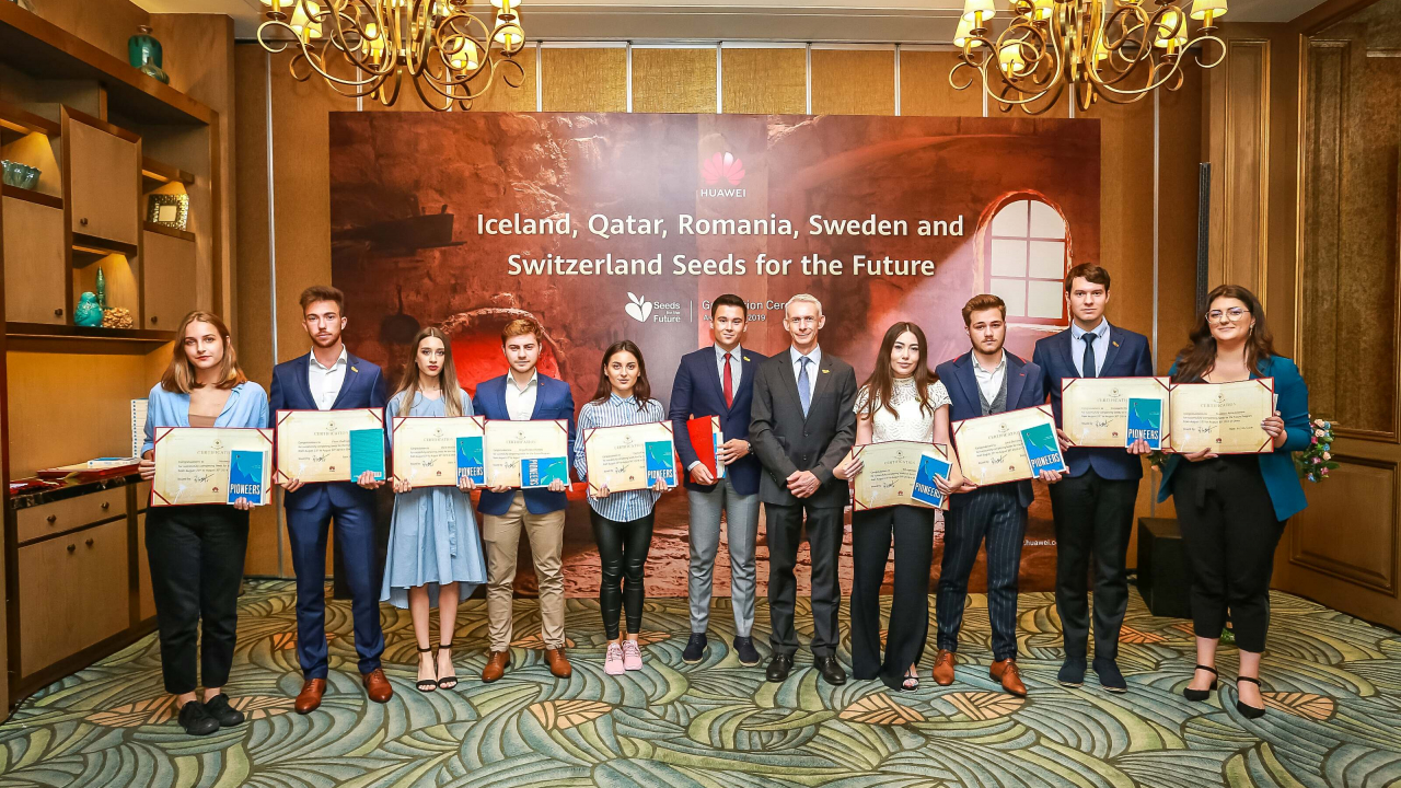 8 tineri români au participat la programul Huawei Seeds for the Future