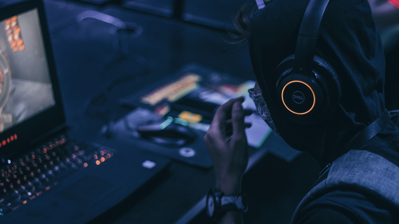 Black Friday 2021: recomandări de laptop-uri de gaming + la ce să te uiți