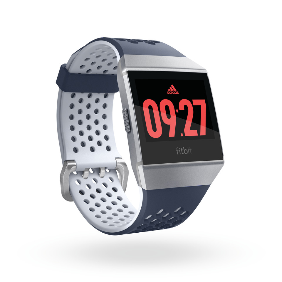 Fitbit Ionic: adidas, disponibil pentru precomandă