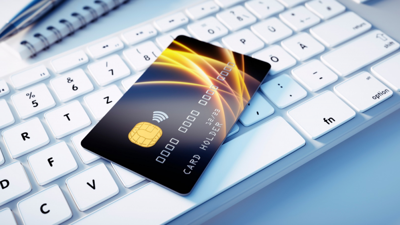 CEC Bank lansează cardul de credit 100% online, cu 24 de rate fără dobândă