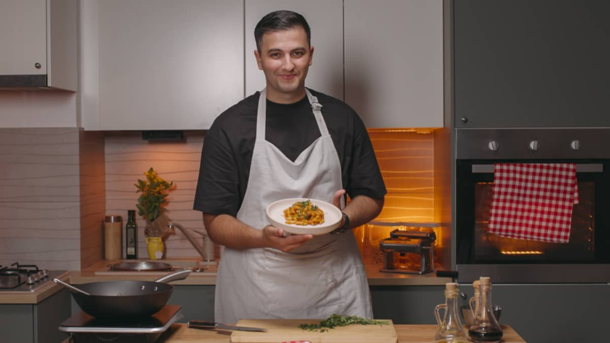 Antonio Luca lansează alături de FoodFix prima sa carte digitală de bucate - „Luca's Pasta”