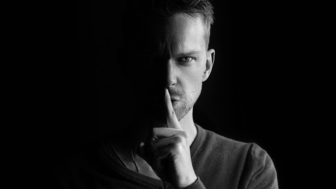 UE: firmele vor trebui să protejeze angajații care fac denunțuri