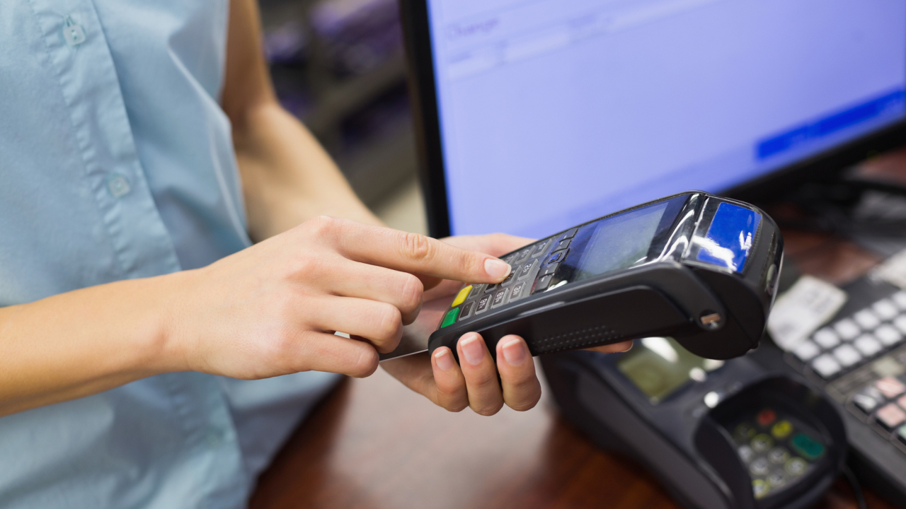 Finanțare în avans pentru magazinele online de la Netopia și TBI Bank