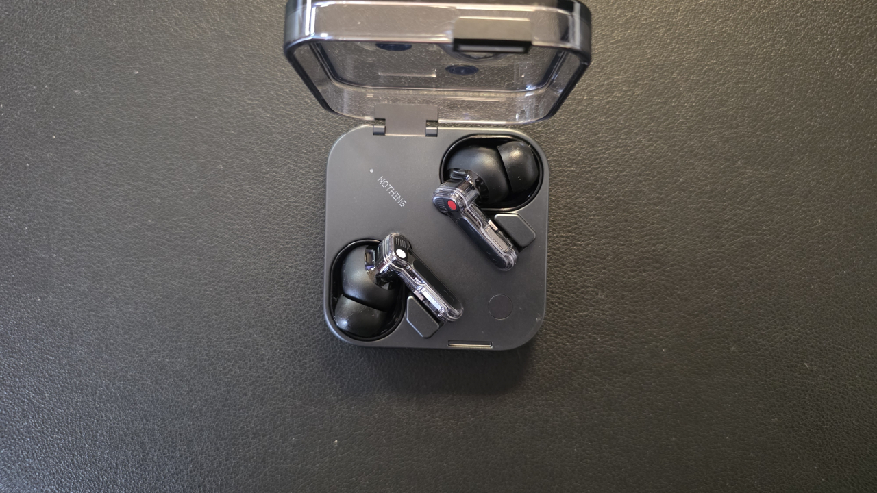 REVIEW Nothing Ear (3): cele mai frumose căști, dar sunt și bune?