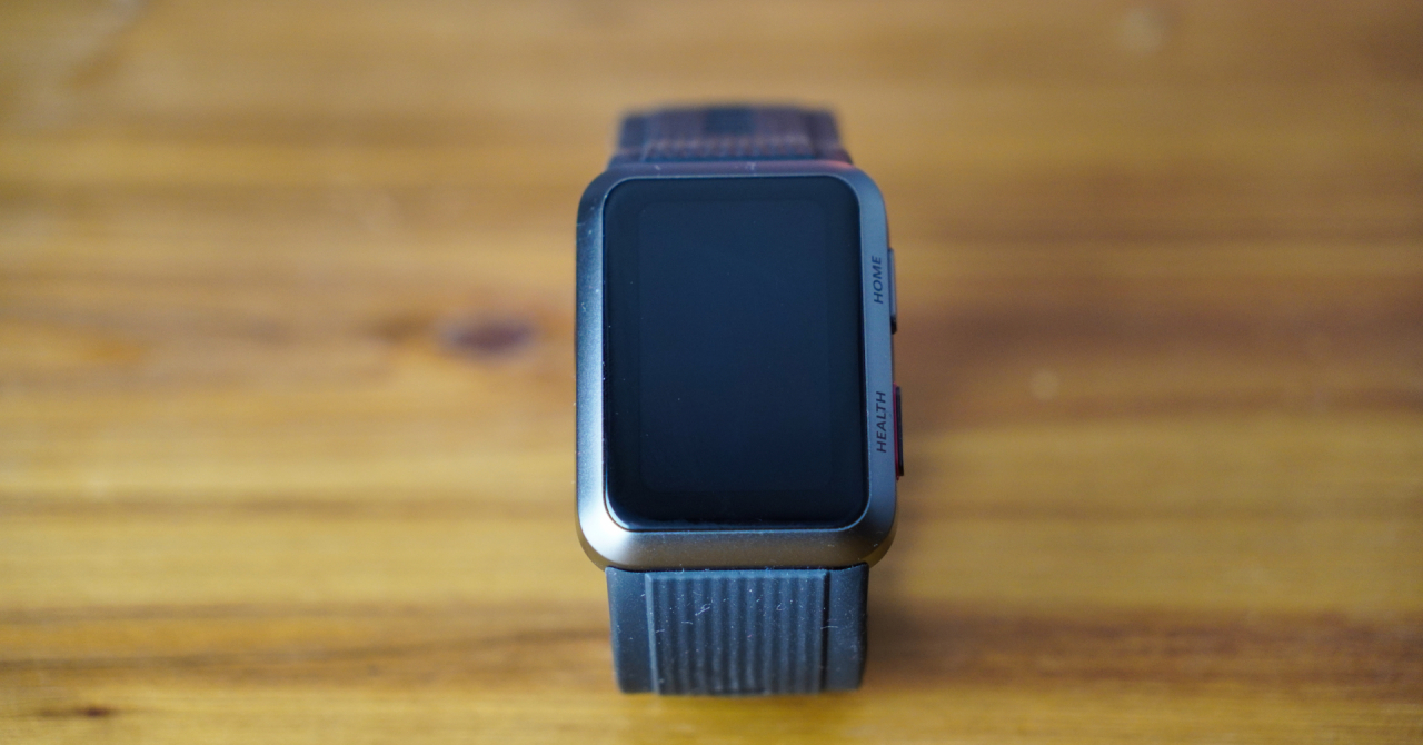 REVIEW Huawei Watch D - între smartwatch și dispozitiv medical