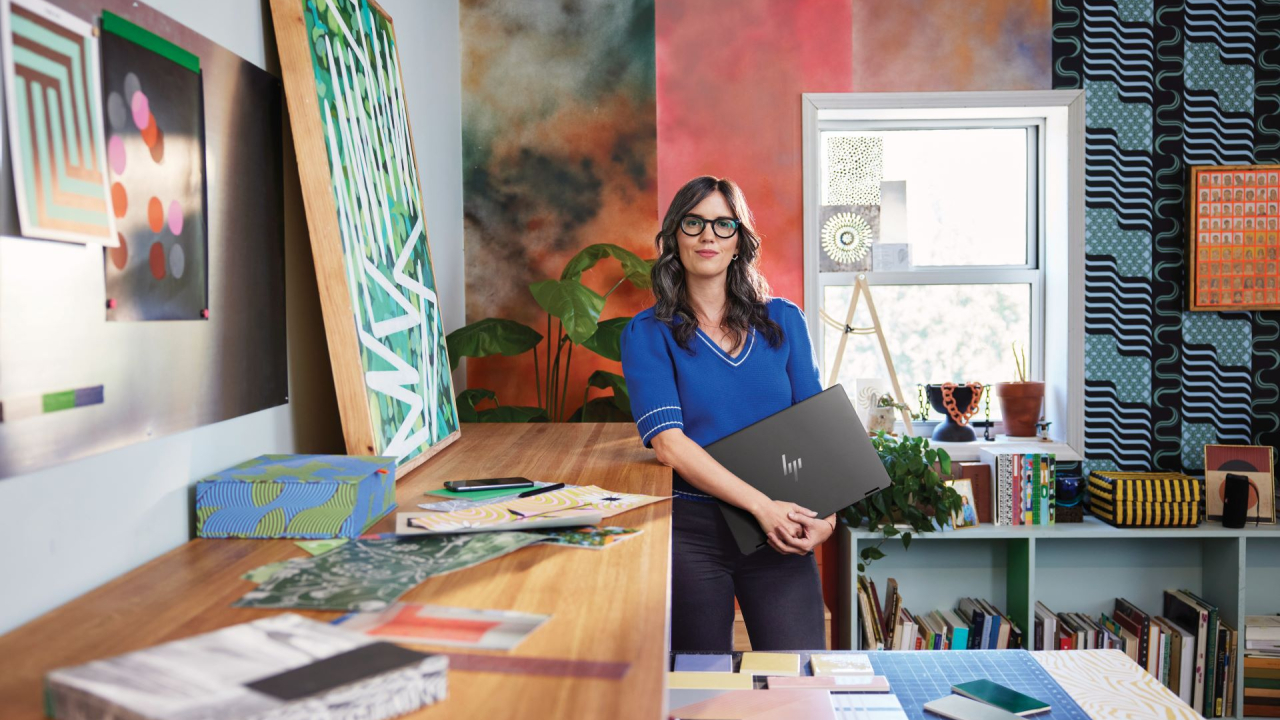 HP aduce inteligența artificială pe laptop-urile prezentate la CES 2024