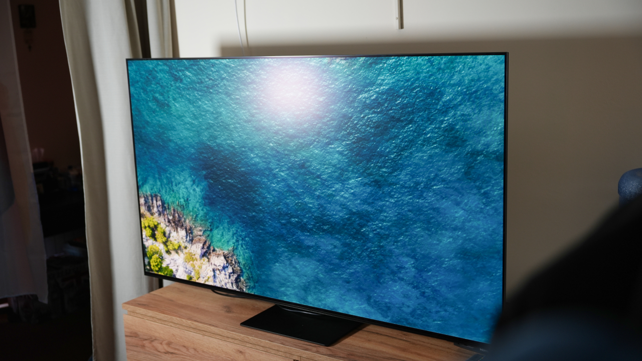 SAMSUNG OLED 65S95D – Inteligența artificială pusă la treabă așa cum trebuie