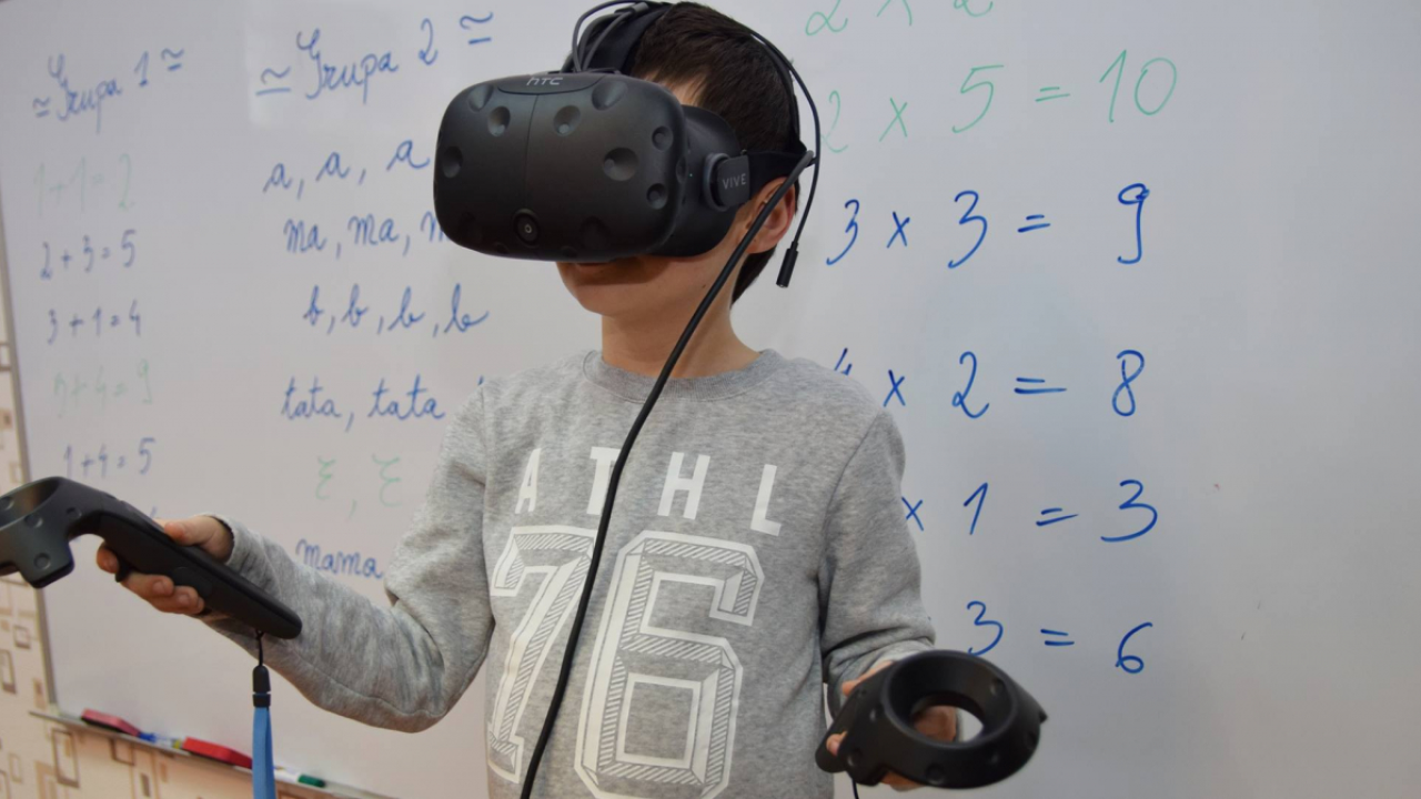 Camera Virtuală care îi pregătește pe cei mici pentru școală