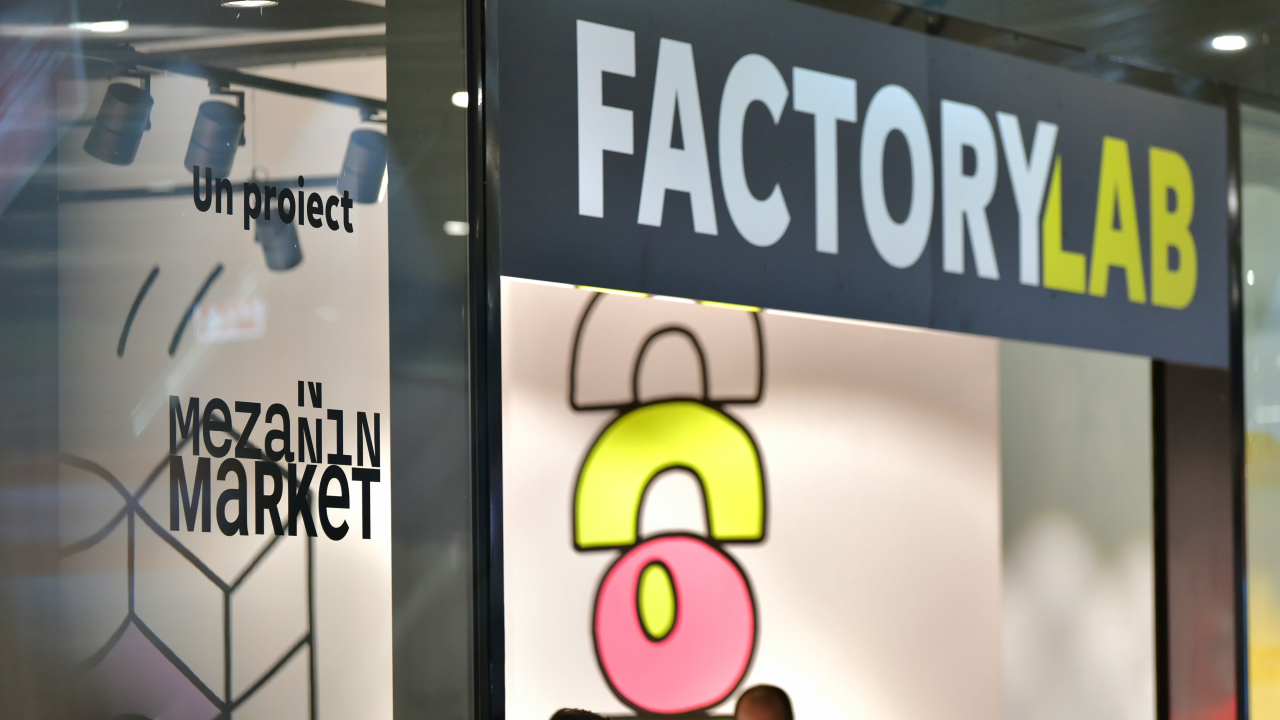 Peste 60 de antreprenori români într-un nou spațiu capsulă: FactoryLab