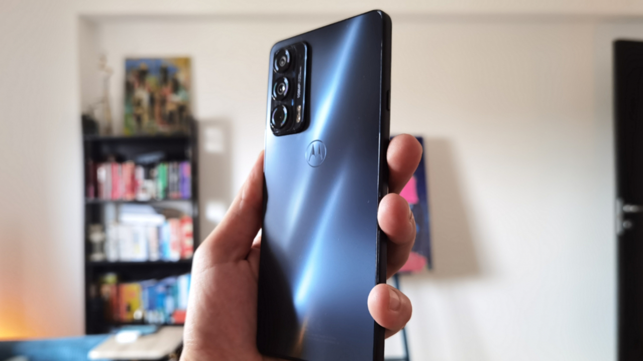 Review Motorola Edge 20: Camera phone cu specificații surprinzătoare și preț bun