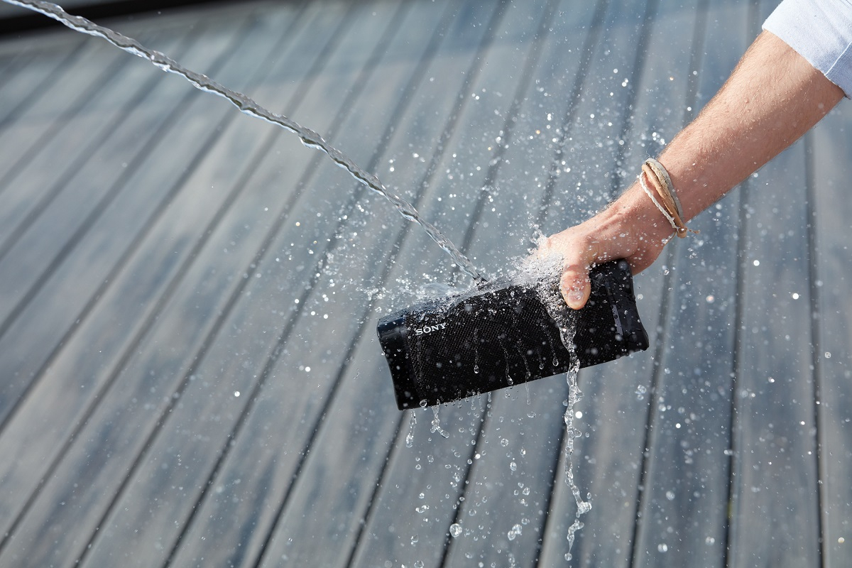 Sony aduce în România boxele wireless de luat la munte sau la mare