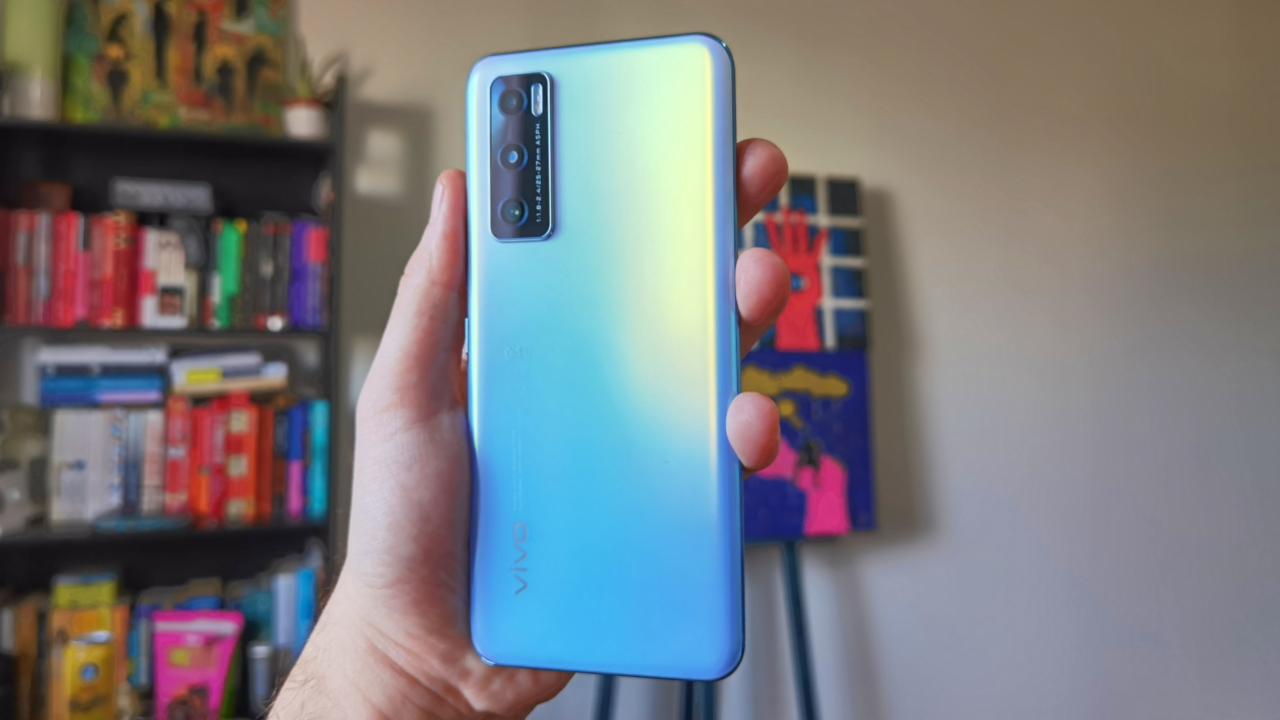 Review vivo Y70: Specificații bune și ecran excelent la preț decent