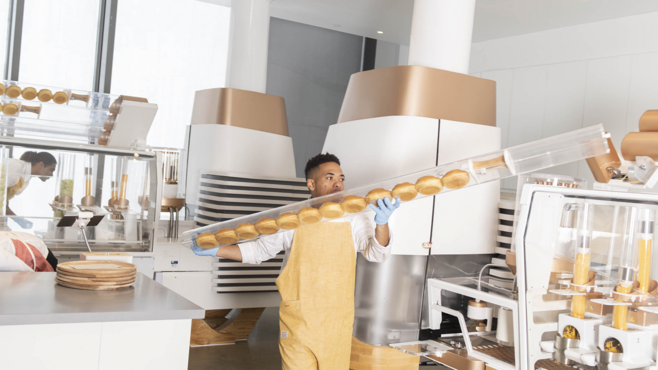 Robotul care-ți gătește masa nu ocupă toata casa