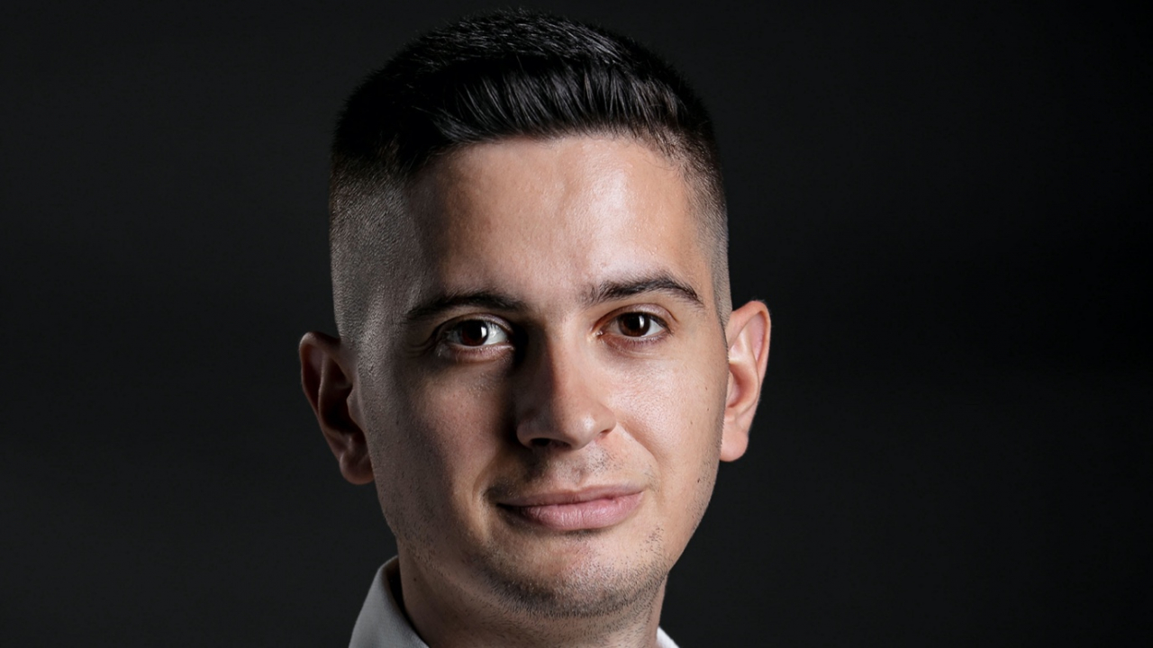 Tânărul de 26 de ani din Arad care vrea să revoluționeze service-urile auto