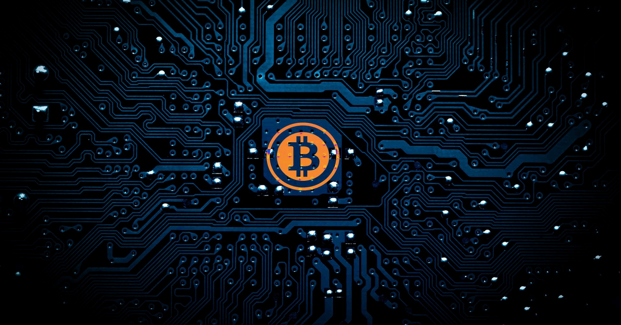XTB România: Bitcoin se prefigurează ca alternativă la aur