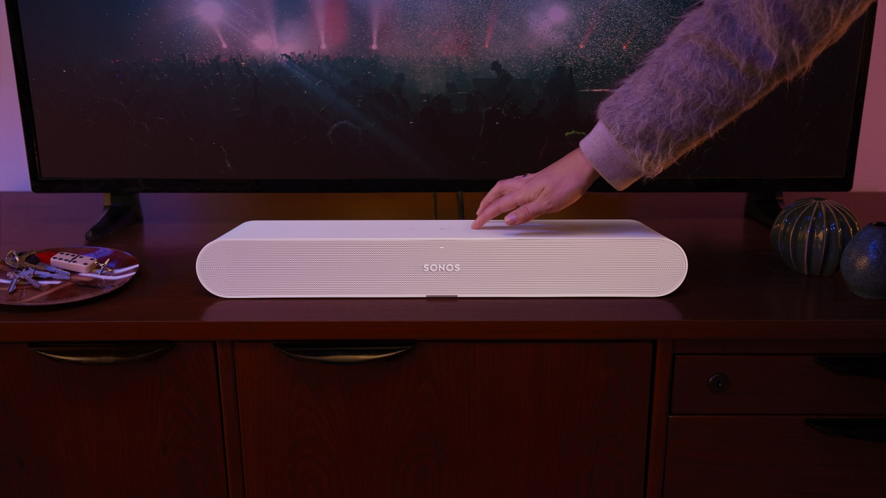 Sonos își deschide ecosistemul cu Ray, cel mai accesibil soundbar al companiei