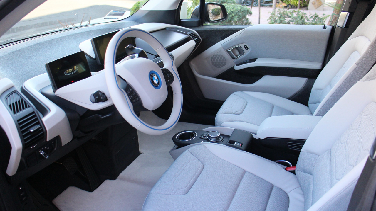 România electrică: câte stații de încărcare auto avem și unde sunt cele mai multe?