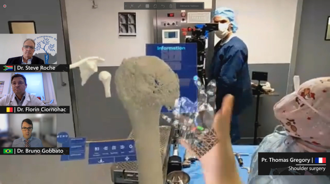 Ochelarii de realitate mixtă HoloLens 2 (Microsoft), utilizați în sala de operații