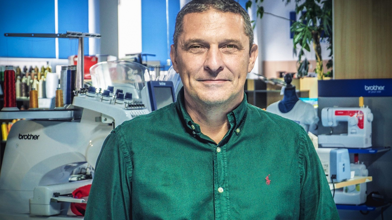 Hobby și business: Românii au cumpărat mai multe mașini de cusut în pandemie