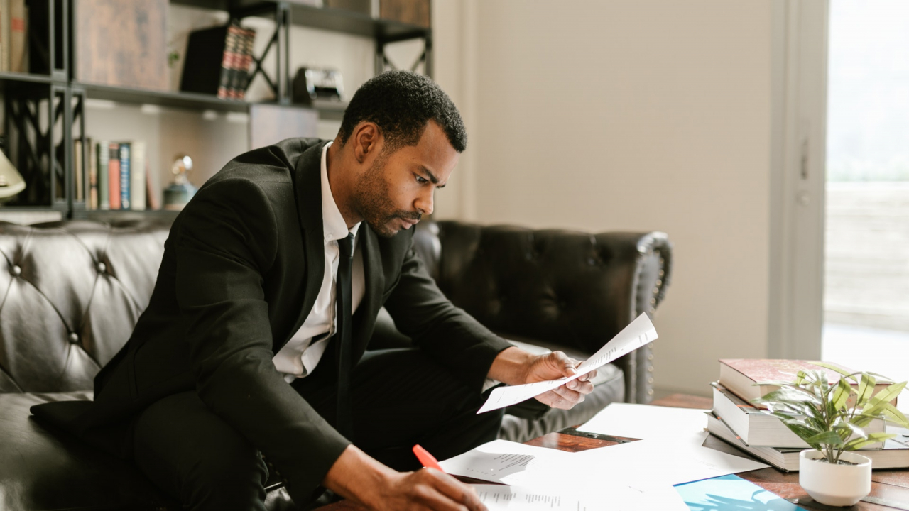 Companiile vor oamenii înapoi la birou, dar angajații vor flexibilitate