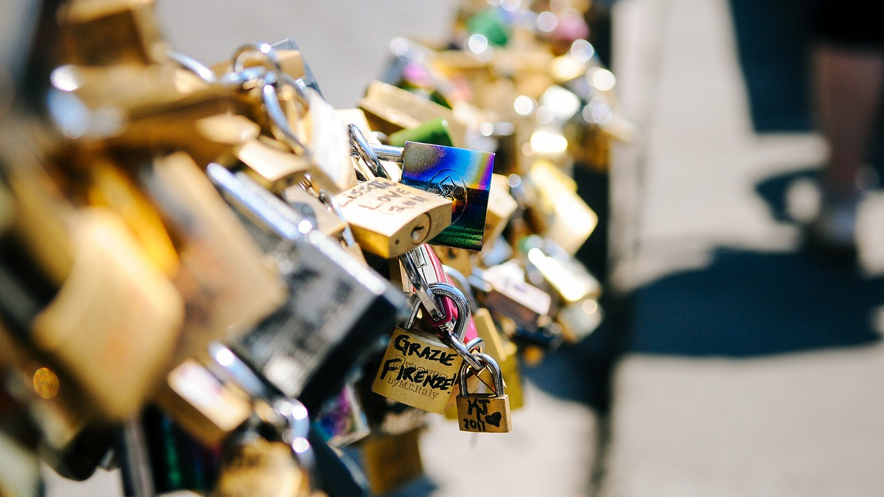 Dragostea te face vulnerabil: cum te pune partenerul în pericol