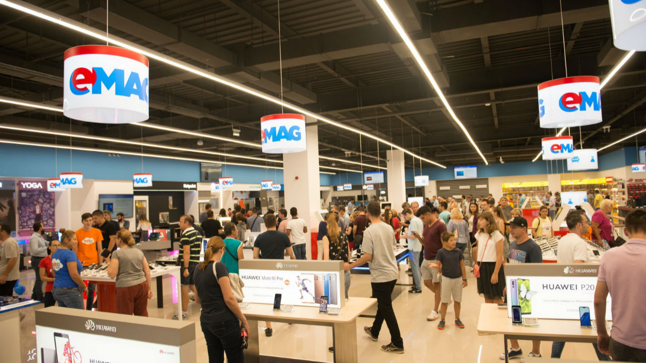 Comenzi record pentru eMAG în cel mai mare showroom din țară