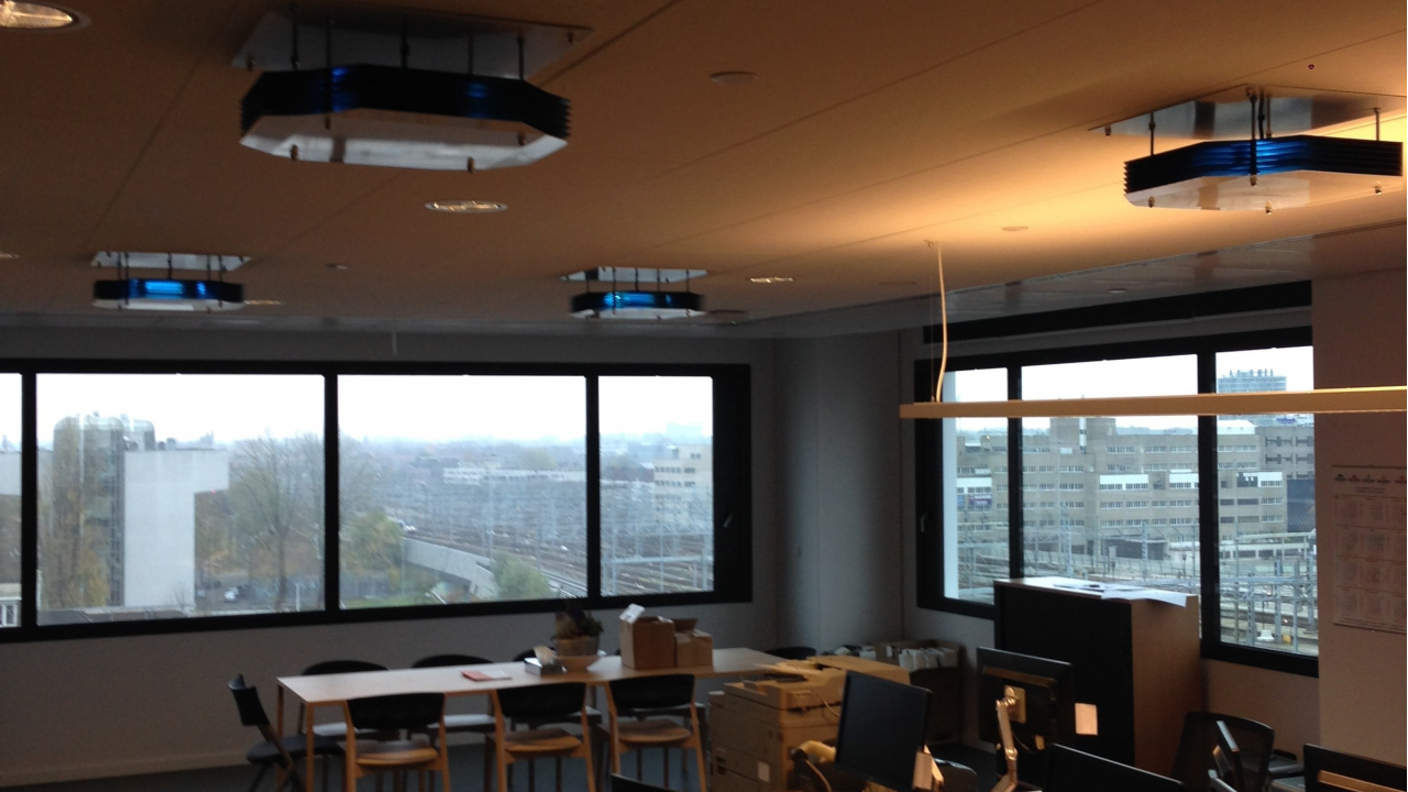 Becuri cu radiații dezinfectante: Signify mărește capacitatea de producție