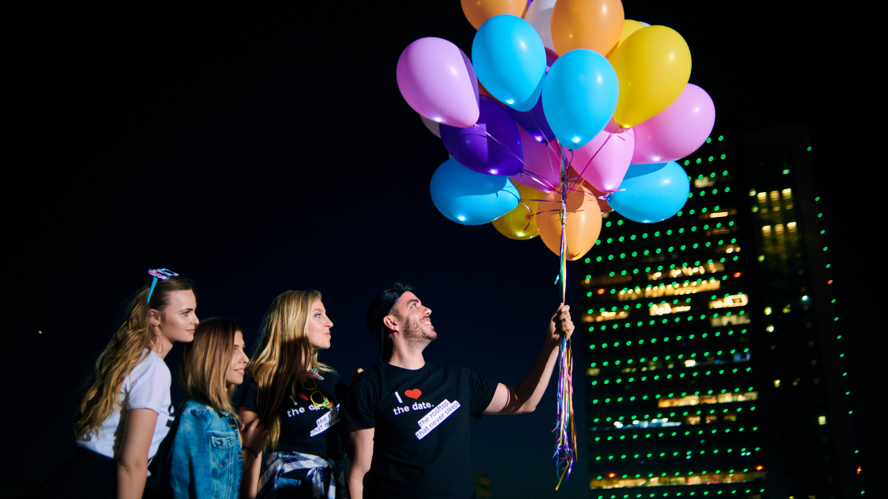 the date. după 2 ani:  te distrezi și ajuți un copil să devină artist