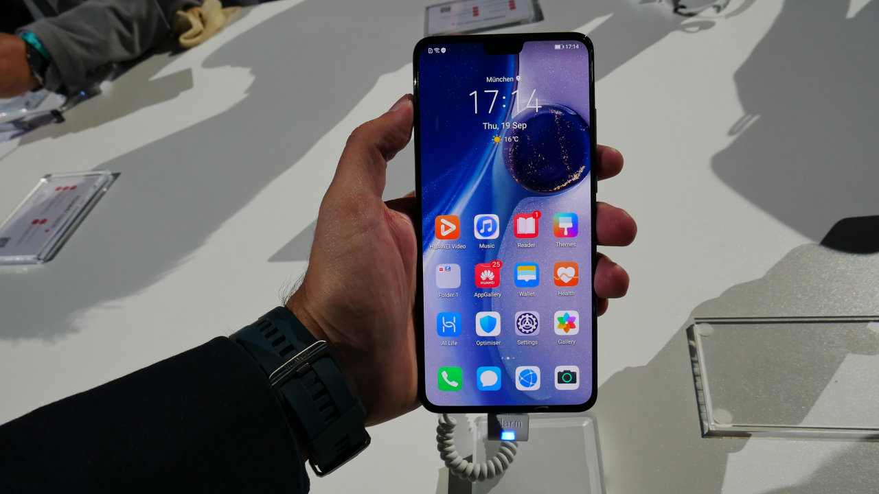 Probleme pentru Huawei: Mate 30 rămâne fără aplicații Google