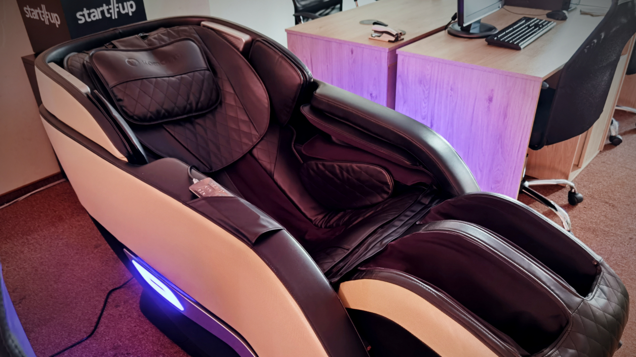 Review Komoder Nova 3D: Fotoliul de masaj de care nu știai că ai nevoie