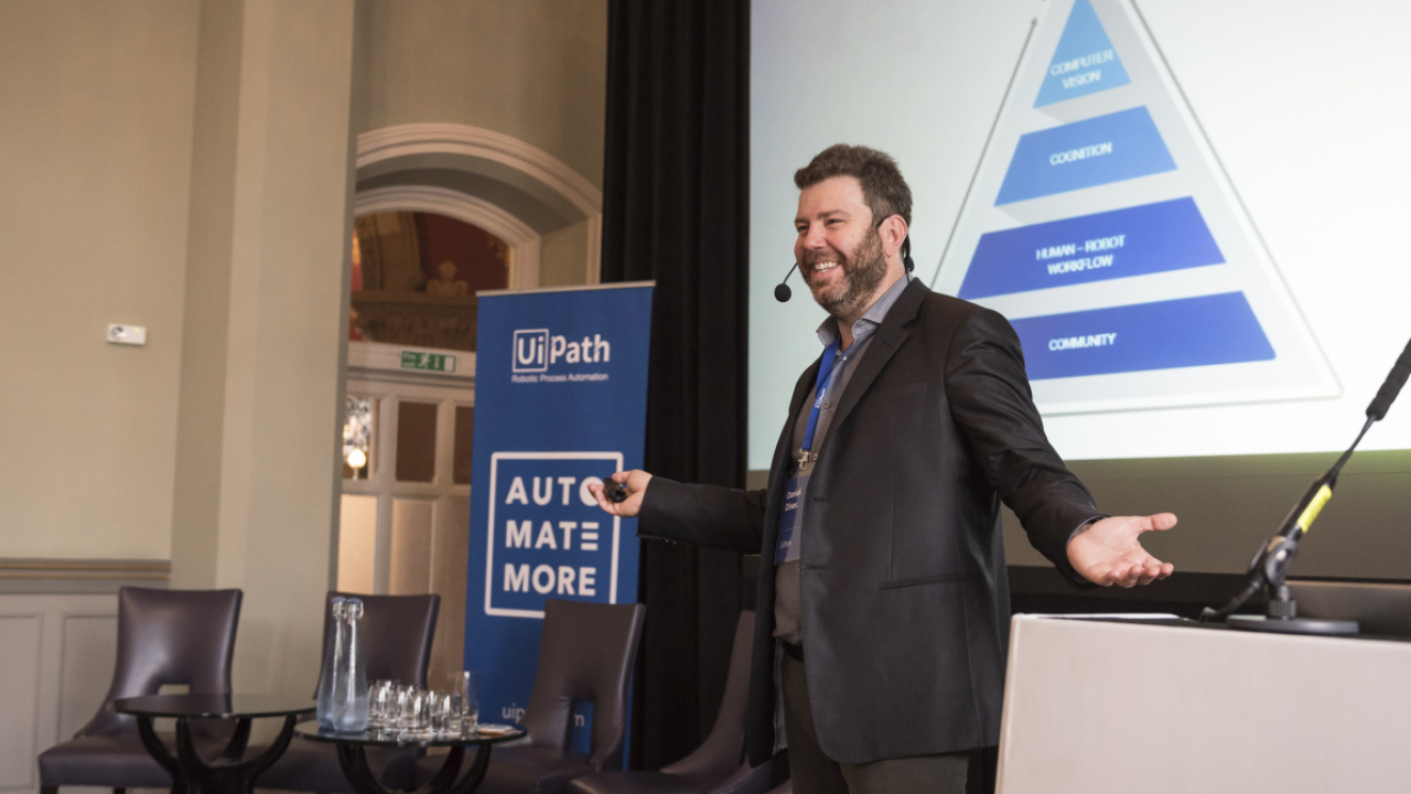 UiPath: vânzări de sute de milioane de dolari. Caută să cumpere firme