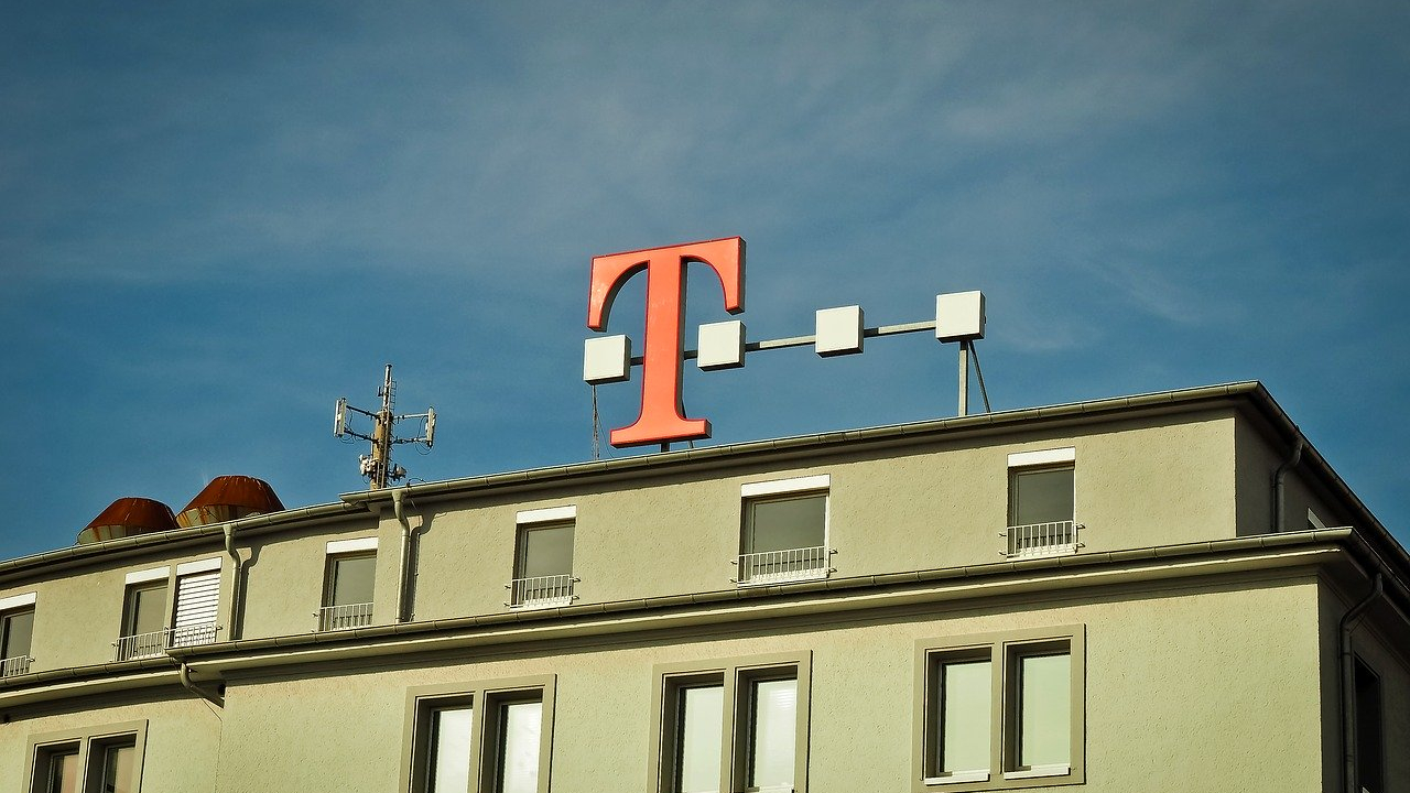 Telekom: Veniturile din T2, afectate ușor de pandemie, rezultate bune per total