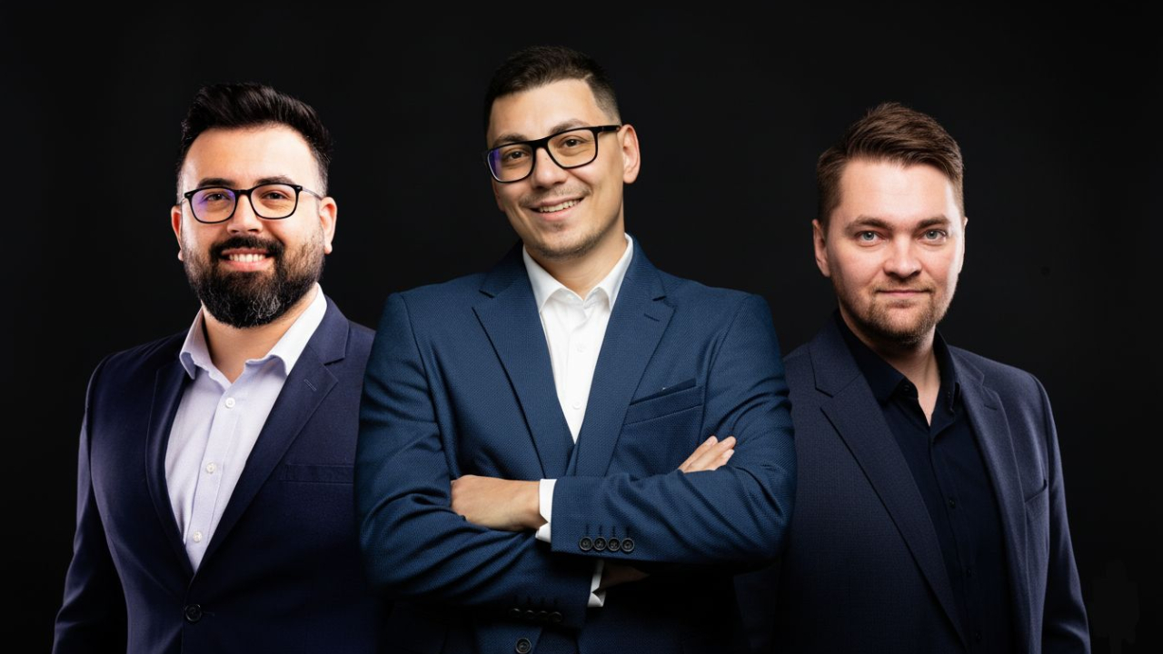 90 de roboți AI pentru digitalizarea IMM-urilor din România