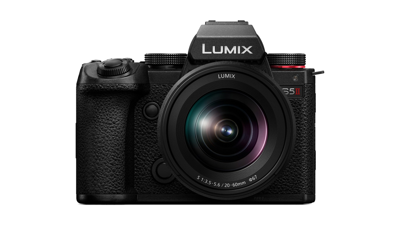 Panasonic prezinta camerele foto mirrorless LUMIX S5IIX si LUMIX S5II