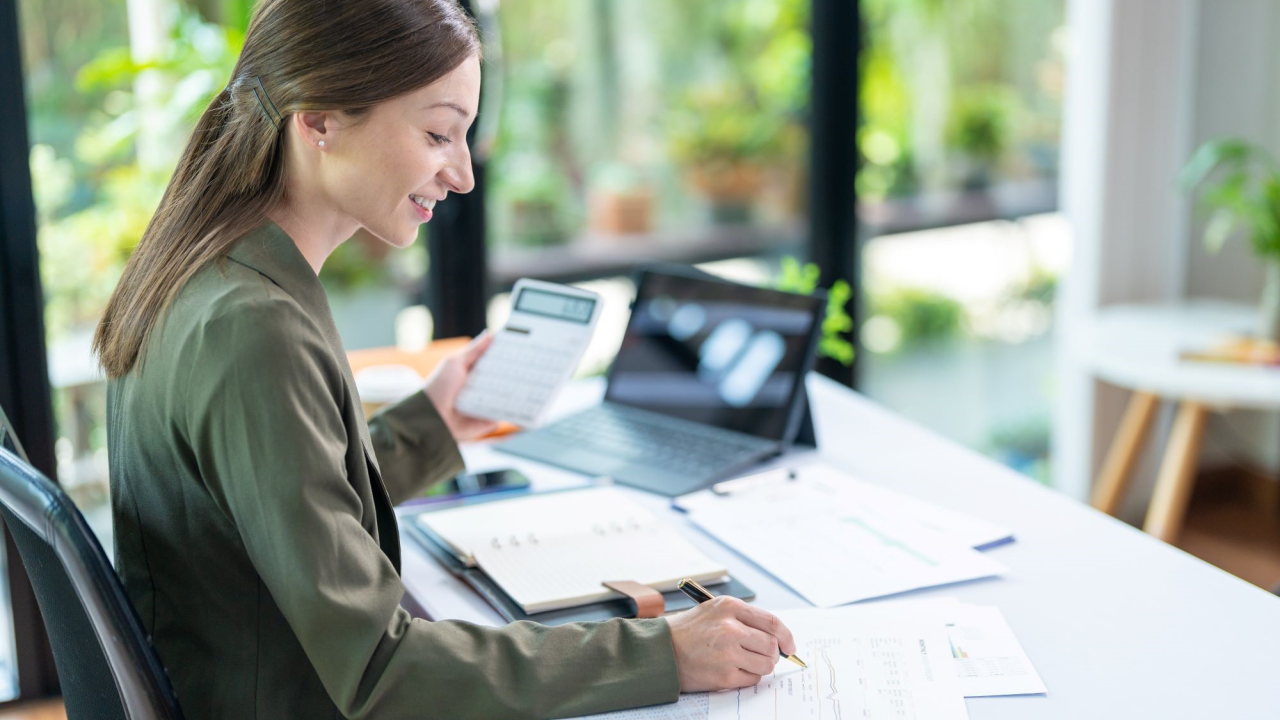 Cine are obligația depunerii SAF-T în 2024. Firma ta unde se încadrează?