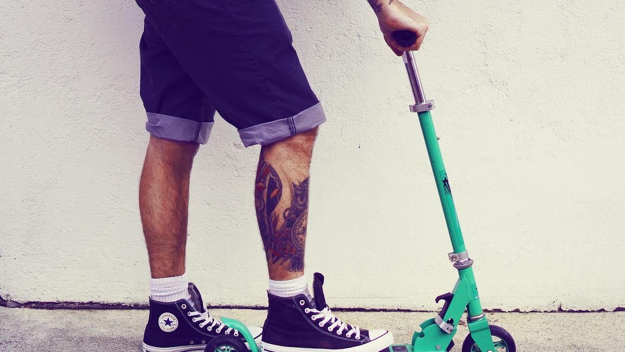 Lichidare de stoc la trotinete electrice, ca să te grăbești încet