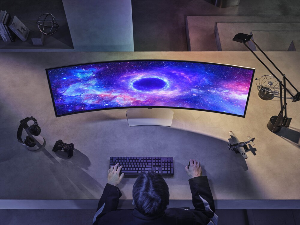Samsung lansează global monitorul Odyssey OLED G9