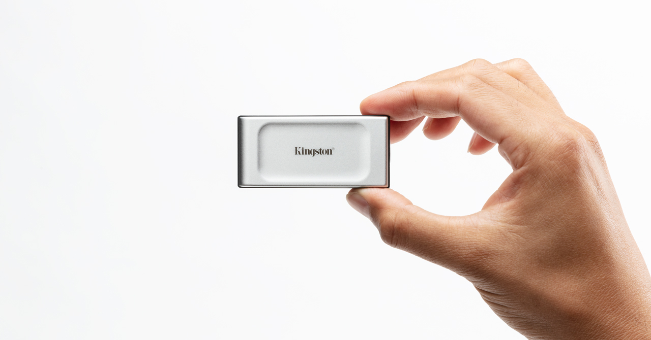 Acest nou SSD portabil de la Kingston îți pune 2TB de stocare în buzunar