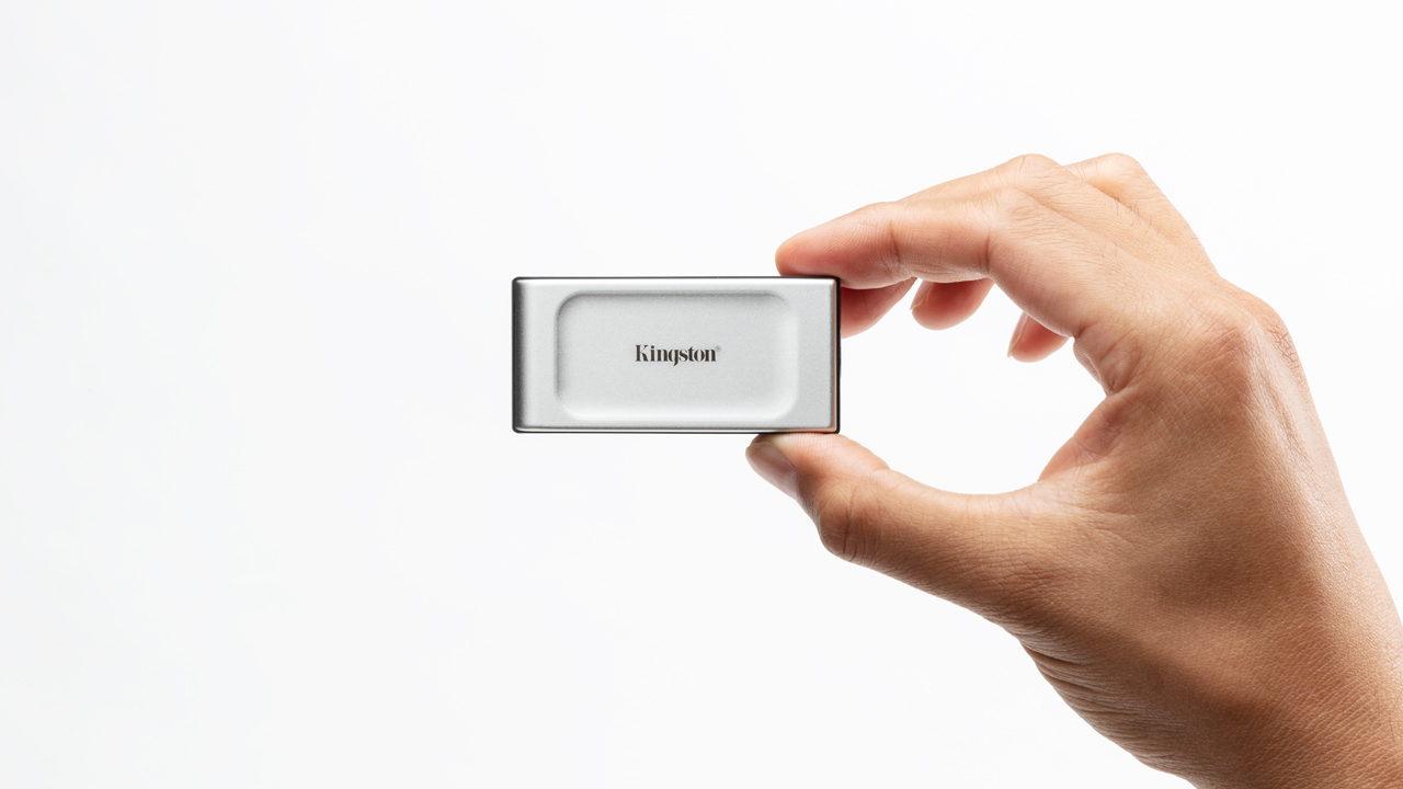 Acest nou SSD portabil de la Kingston îți pune 2TB de stocare în buzunar