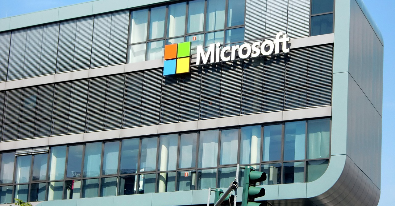 Microsoft și Grab, parteneriat pentru a stimula inovarea în mobilitate