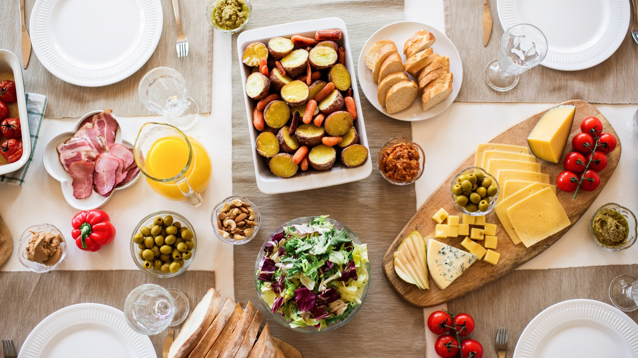 Ce au comandat românii de mâncare în 2020? Topul mâncărurilor preferate